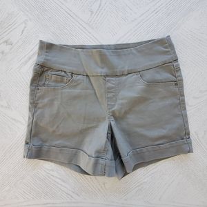 Olive Green High-waisted Shorts 💚